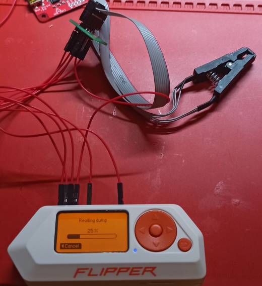 Flipper Zero screen showing the recognized SPI flash chip model after a successful read